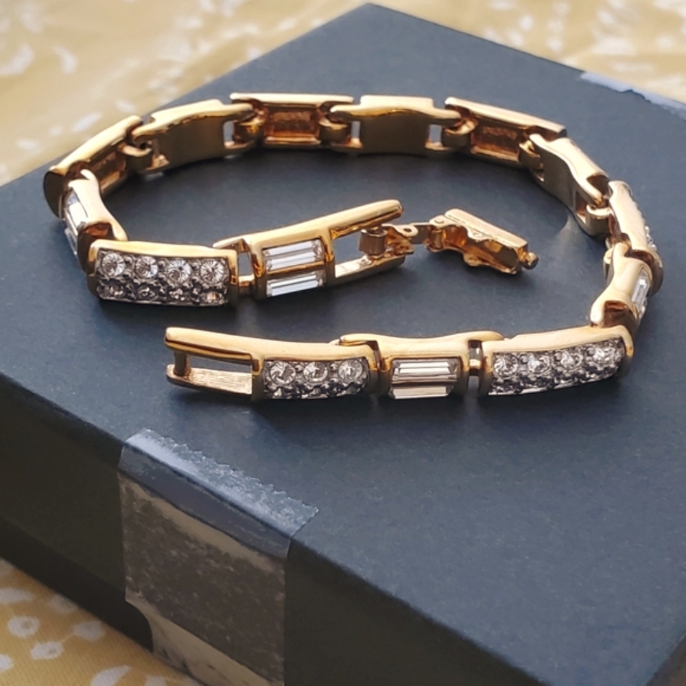 Elegant Gold and Silver Bracelet with Crystals